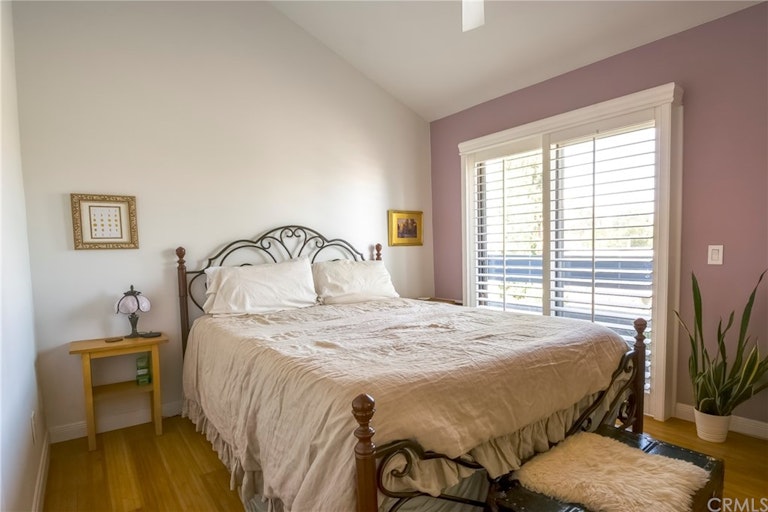 Photo 7 of 11 - 11127 Hesby St #6, North Hollywood, CA 91601