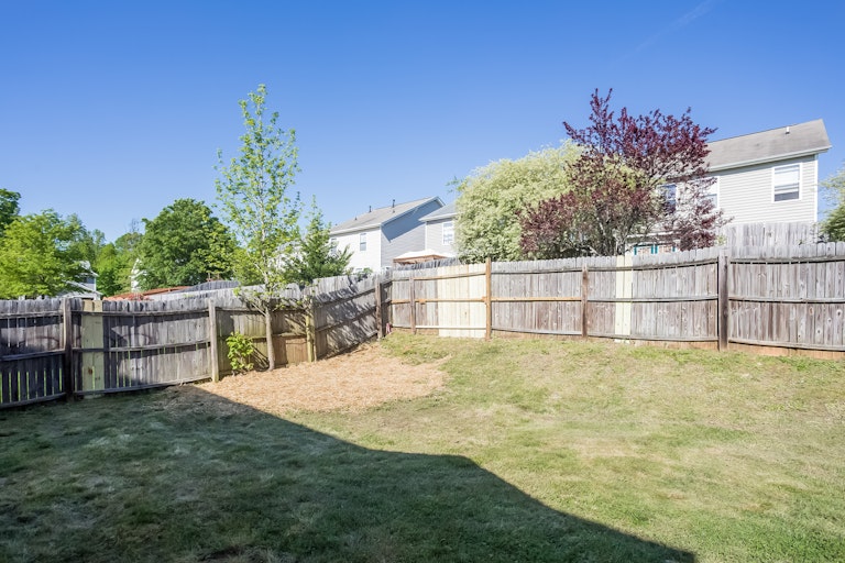 Photo 23 of 25 - 113 Trayesan Dr, Holly Springs, NC 27540