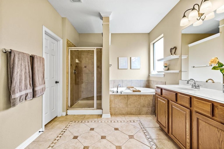 Photo 19 of 36 - 4311 Oak Bluff Ln, Sachse, TX 75048