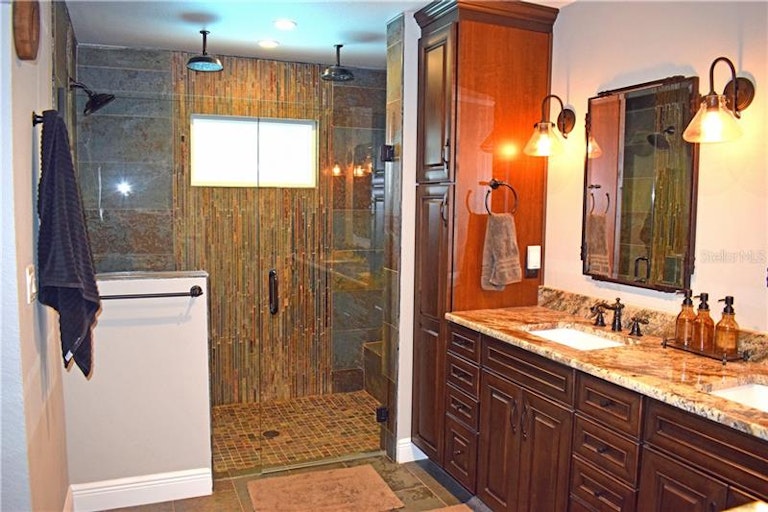 Photo 12 of 17 - 10377 Oak Leaf St, Largo, FL 33774