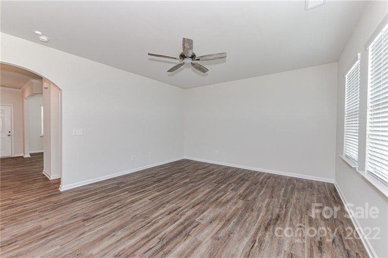 Photo 9 of 34 - 3409 Laurel Oak Ln, Gastonia, NC 28056