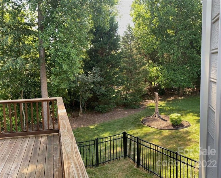 Photo 17 of 19 - 9614 Black Watch Ct, Charlotte, NC 28277