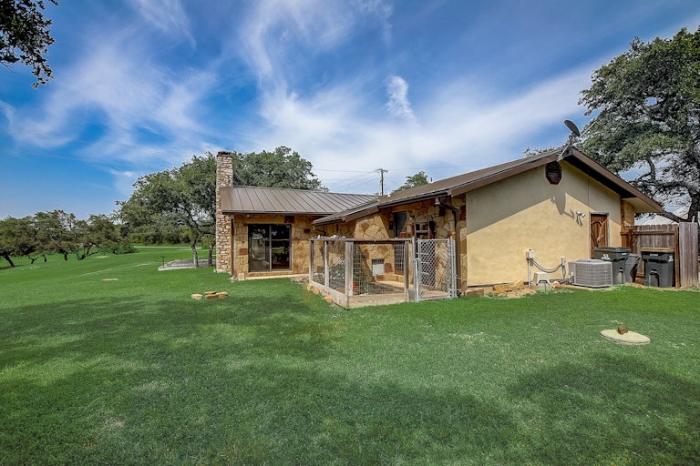 Photo 53 of 60 - 915 Lauder Dr, Spicewood, TX 78669