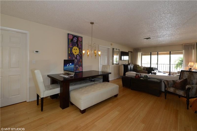 Photo 5 of 21 - 4780 Brittany Dr S #113, Saint Petersburg, FL 33715