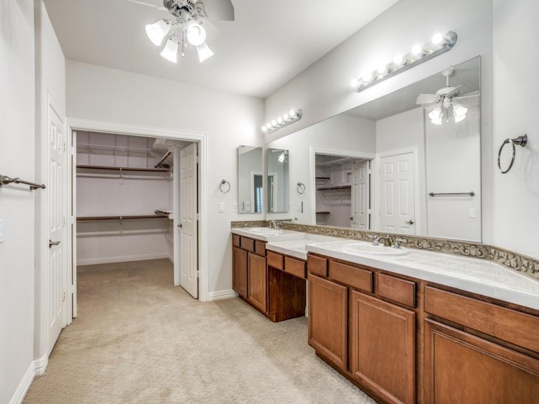 Photo 24 of 40 - 10405 Downing Dr, Denton, TX 76207