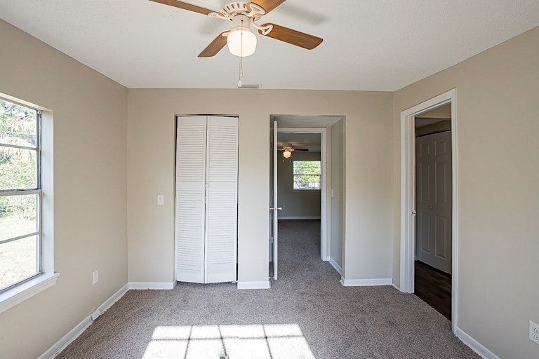 Photo 11 of 16 - 1401 E Voorhis Ave, Deland, FL 32724