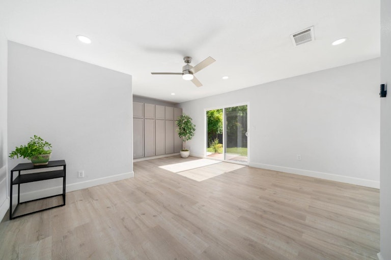 Photo 8 of 42 - 5742 Fairvale Way, Orangevale, CA 95662