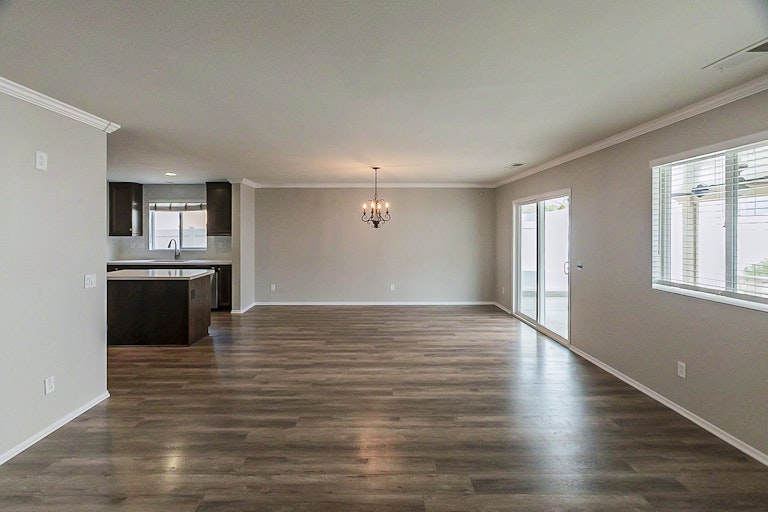 Photo 10 of 26 - 3021 Tansy Cir, Perris, CA 92571