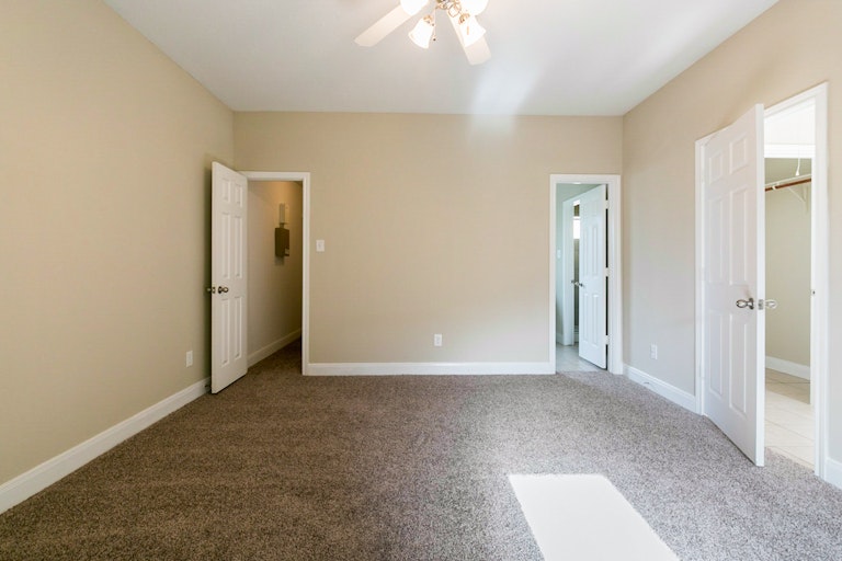 Photo 14 of 24 - 5602 Post Oak Manor Dr, Houston, TX 77085