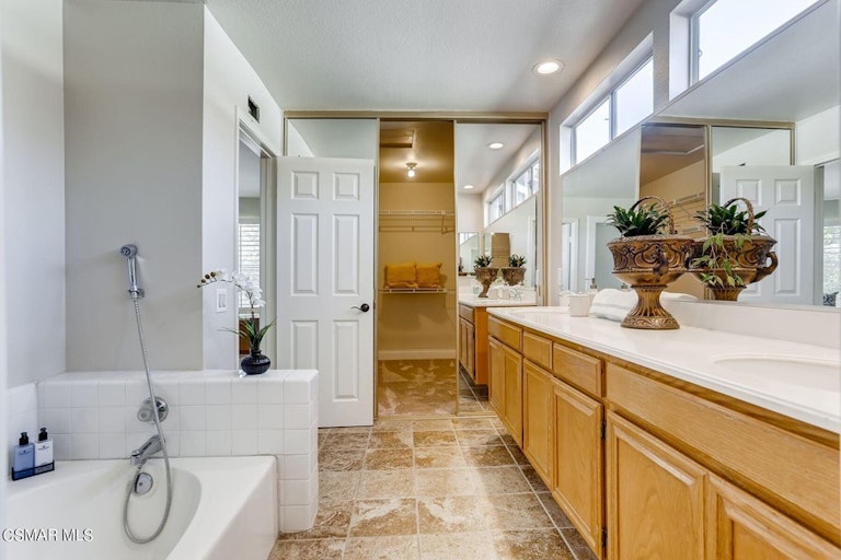 Photo 23 of 28 - 12036 Alderbrook St, Moorpark, CA 93021