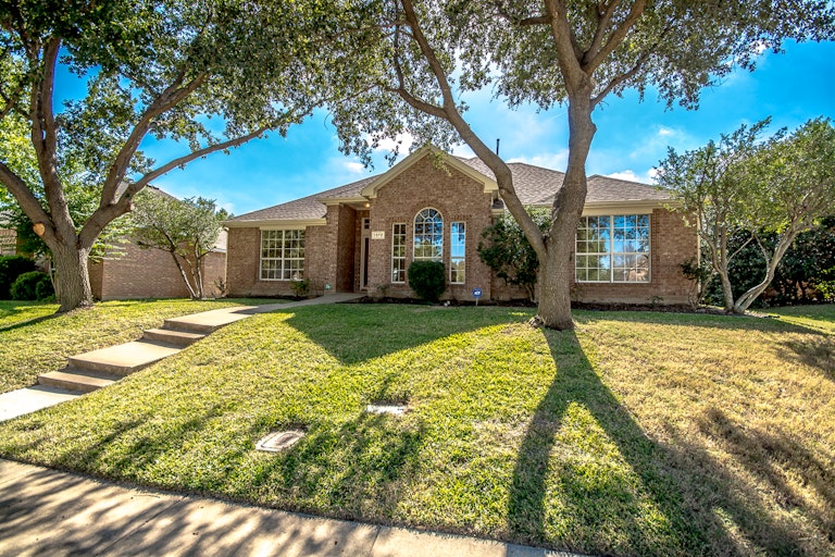 Photo 1 of 30 - 1372 Colby Dr, Lewisville, TX 75067