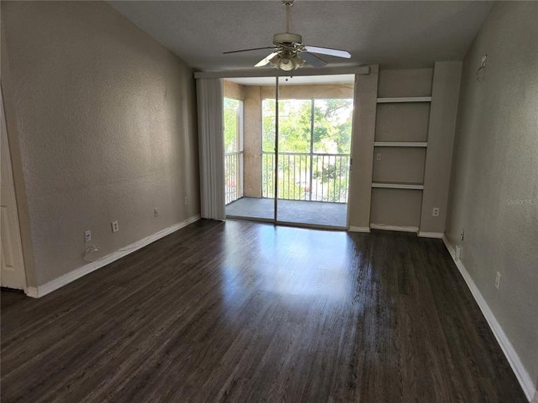 Photo 13 of 17 - 7606 Pissarro Dr #14303, Orlando, FL 32819