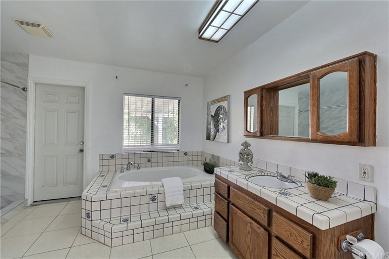 Photo 27 of 46 - 738 S Hollenbeck St, West Covina, CA 91791