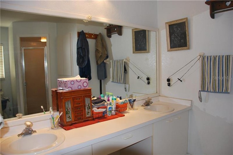 Photo 12 of 19 - 7055 Strawberry St, Englewood, FL 34224