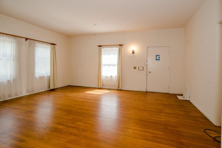 Photo 14 of 56 - 134 1st St, Woodland, CA 95695