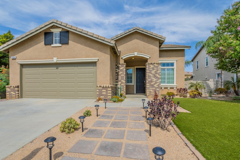 Photo 1 of 26 - 7406 Muir Ct, Highland, CA 92346