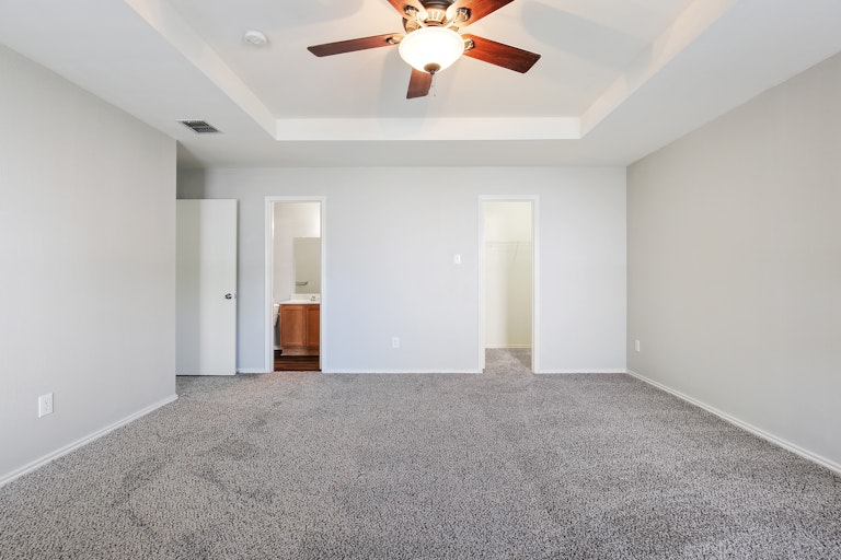 Photo 18 of 26 - 16728 Woodside Dr, Justin, TX 76247