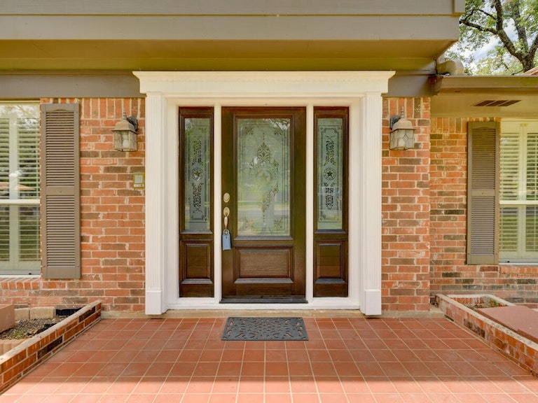 Photo 12 of 40 - 8800 Spring Lake Dr, Austin, TX 78750