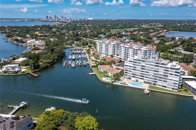 Photo 1 of 38 - 1365 Snell Isle Blvd NE #6D, Saint Petersburg, FL 33704