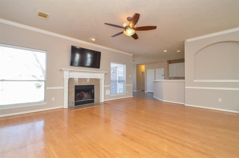 Photo 11 of 34 - 14810 Winterfair Dr, Houston, TX 77082