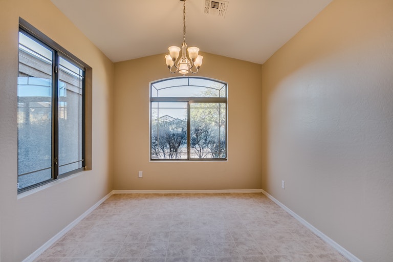 Photo 4 of 27 - 3326 W Fraktur Rd, Phoenix, AZ 85041
