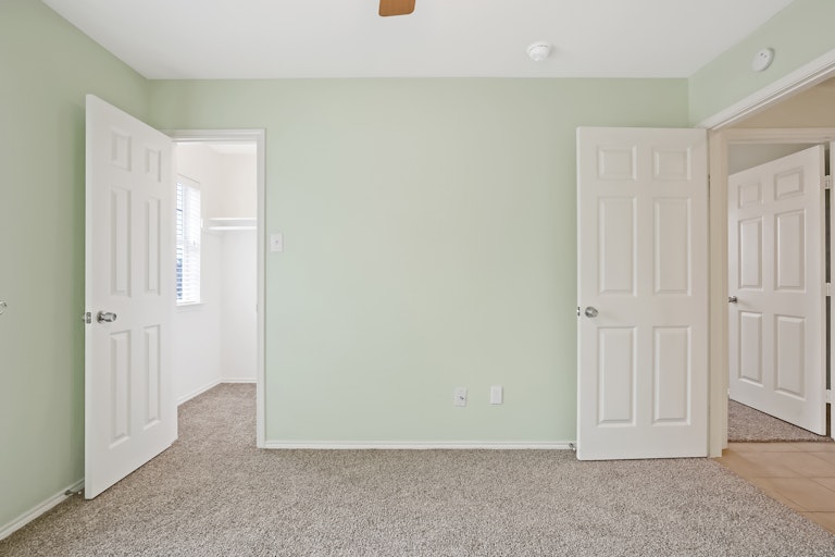 Photo 9 of 25 - 8748 Bloomfield Ter, Fort Worth, TX 76123