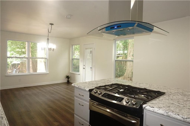 Photo 7 of 17 - 6161 Edward St, Atlanta, GA 30340