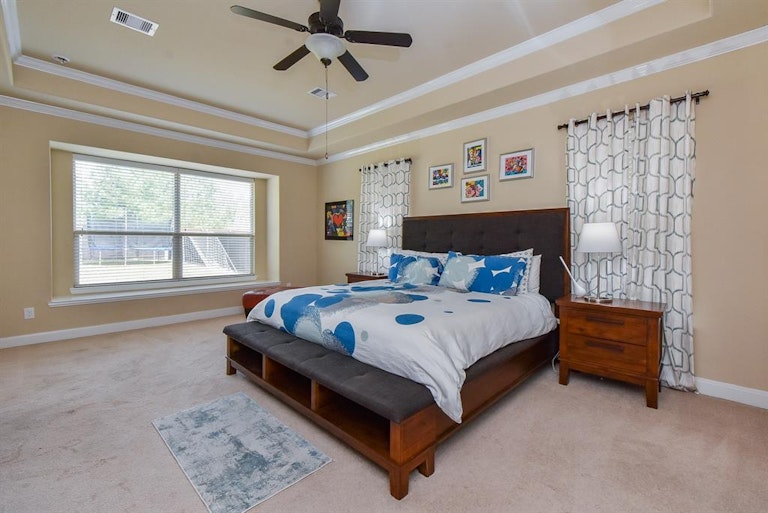 Photo 17 of 32 - 99 N Bacopa Dr, Spring, TX 77389