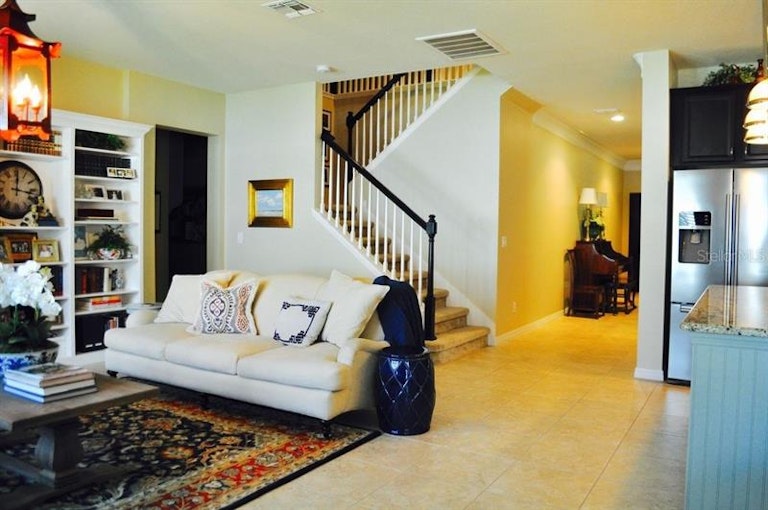 Photo 3 of 15 - 716 Sandy Bar Dr, Winter Garden, FL 34787