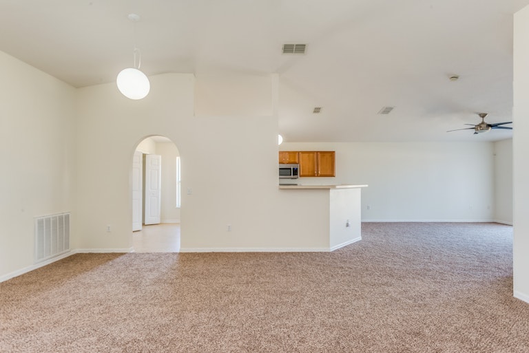 Photo 4 of 20 - 5527 Sycamore Canyon Dr, Kissimmee, FL 34758