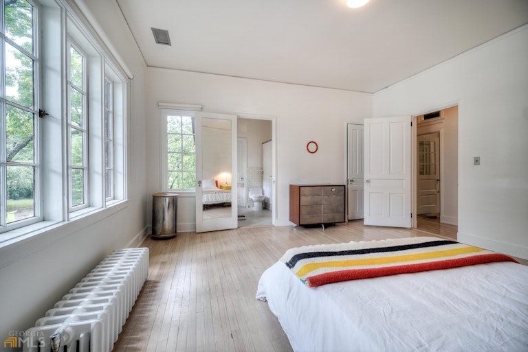 Photo 25 of 59 - 898 Briarcliff Rd NE, Atlanta, GA 30306