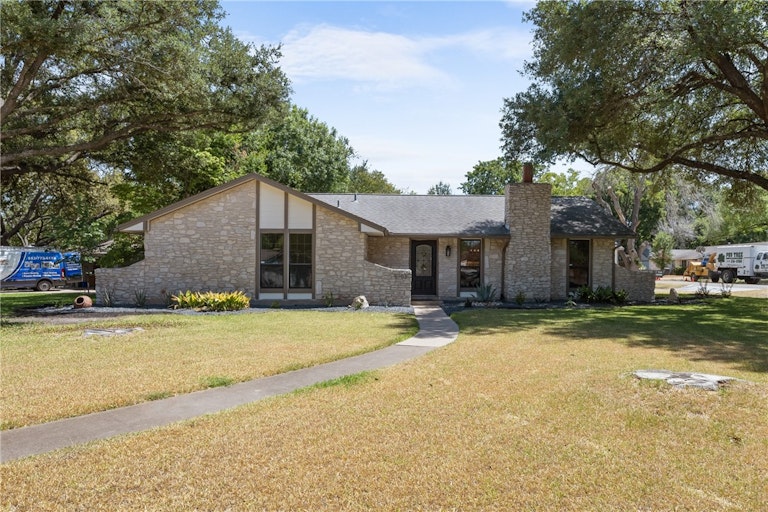 Photo 3 of 40 - 9703 Braes Valley St, Austin, TX 78729