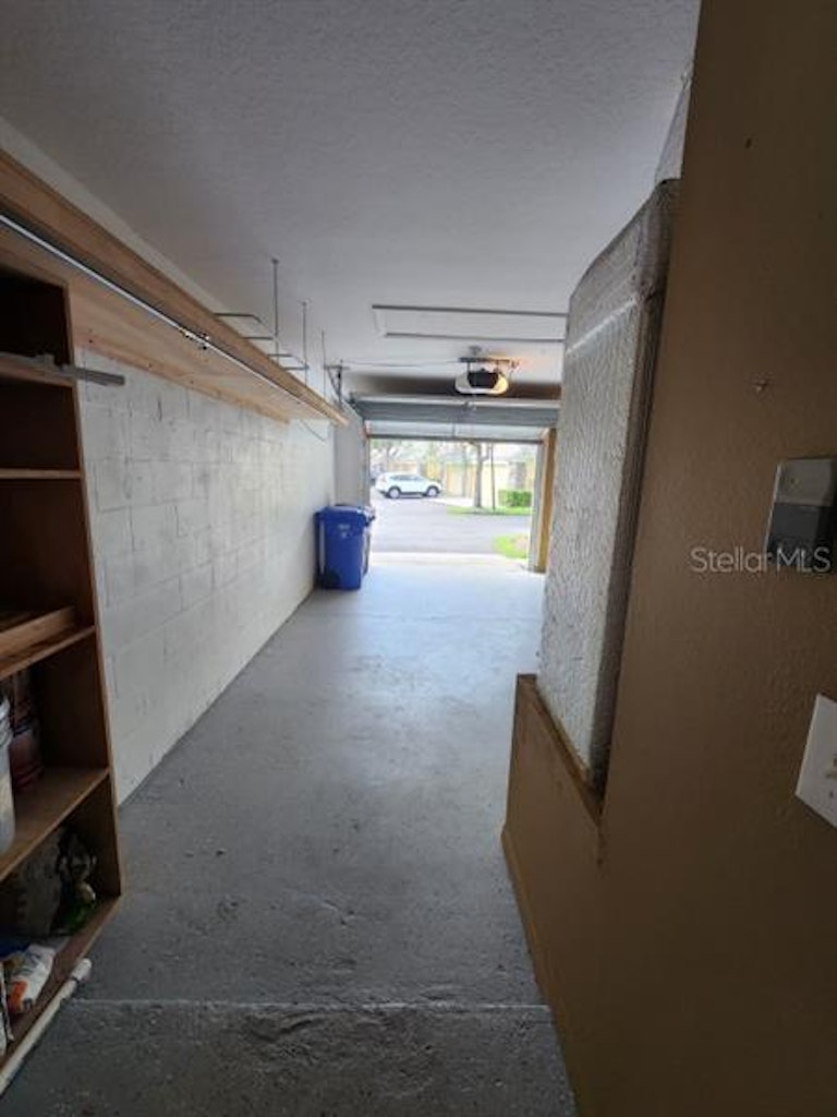 Photo 26 of 71 - 8105 Stone Leaf Ln, Tampa, FL 33647