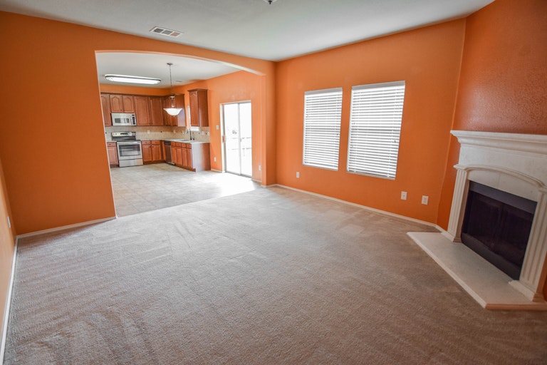 Photo 19 of 37 - 1701 Grassy View Dr, Fort Worth, TX 76131