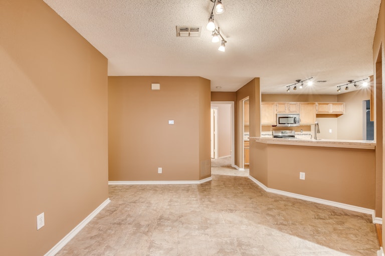 Photo 14 of 29 - 720 Ridgemont Dr, Allen, TX 75002