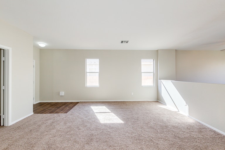 Photo 3 of 17 - 2506 W Hawks Eye Ave, Apache Junction, AZ 85120