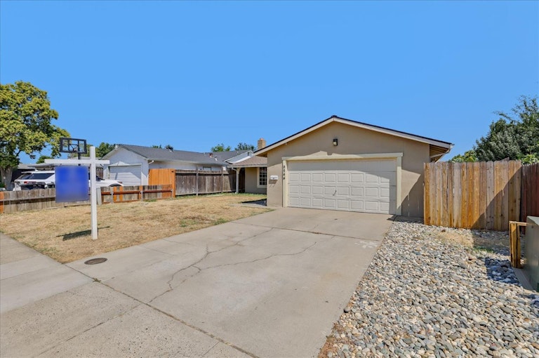 Photo 3 of 33 - 9544 Achates Cir, Sacramento, CA 95826