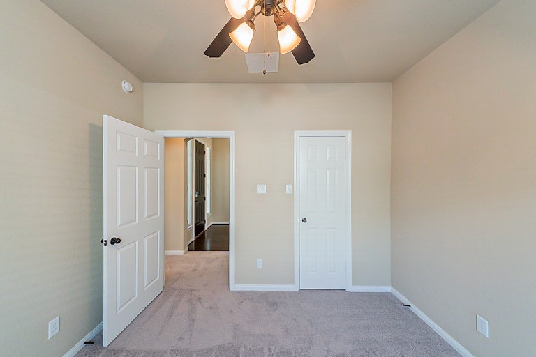 Photo 23 of 35 - 13707 Parkers Cove Ct, Houston, TX 77044