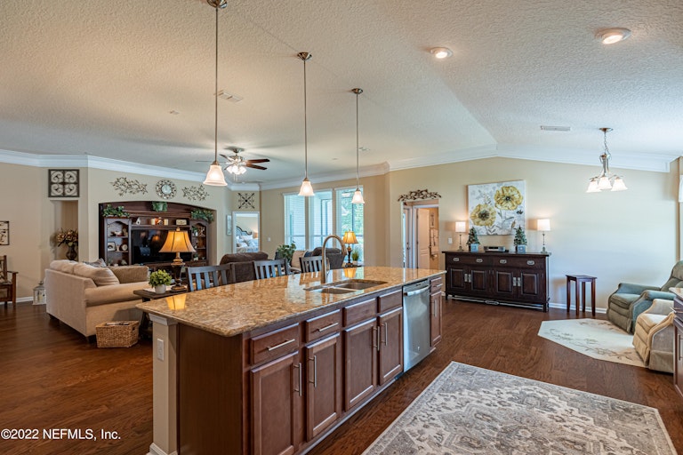 Photo 14 of 39 - 3695 Oglebay Dr, Green Cove Springs, FL 32043