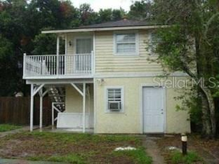 Photo 2 of 24 - 803 E 2nd St, Sanford, FL 32771