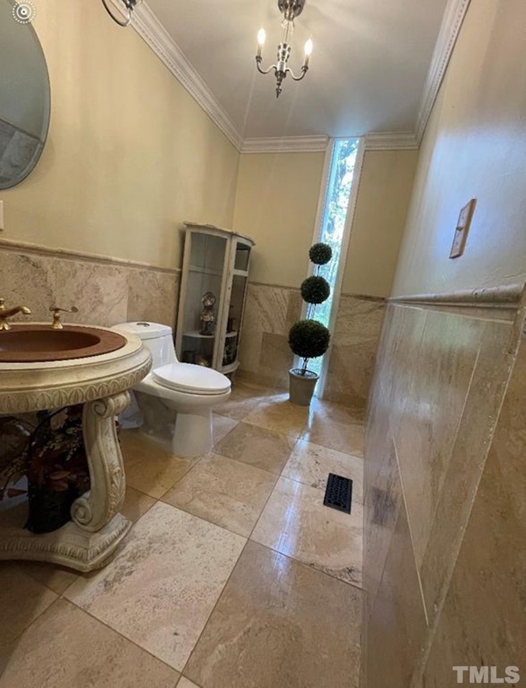 Photo 31 of 49 - 1204 Queensferry Rd, Cary, NC 27511