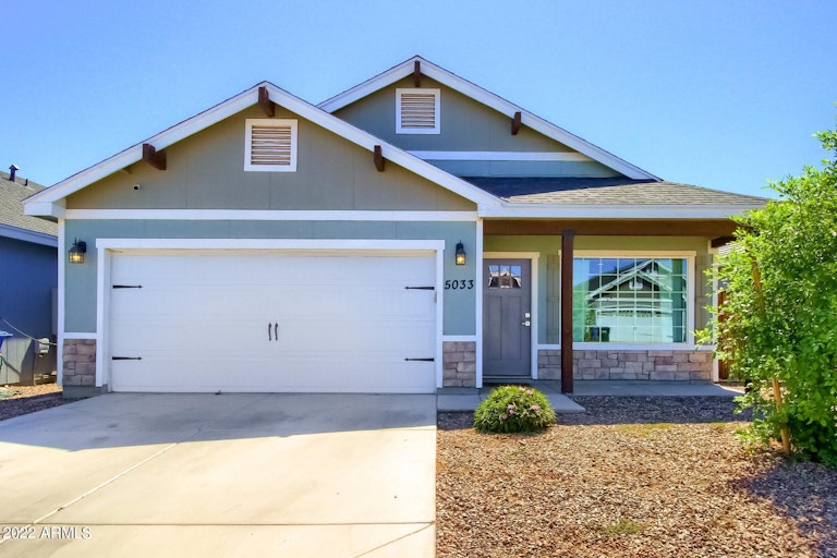 Photo 1 of 23 - 5033 S 11th Pl, Phoenix, AZ 85040