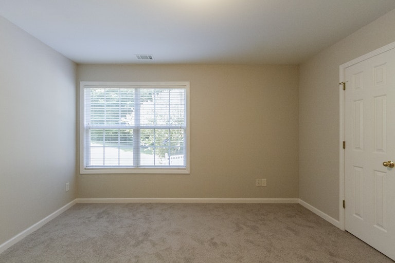 Photo 18 of 42 - 8775 Amberfield Dr, Gainesville, GA 30506