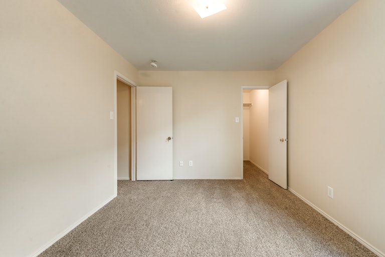 Photo 27 of 30 - 7213 Lindentree Ln, Fort Worth, TX 76137