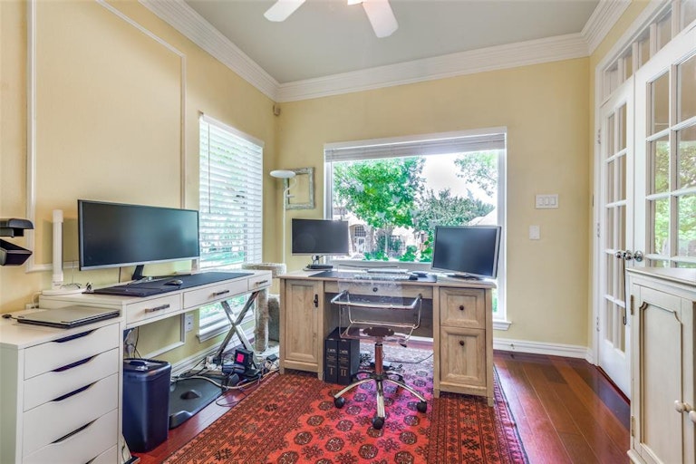 Photo 18 of 27 - 8609 Clear Sky Dr, Plano, TX 75025