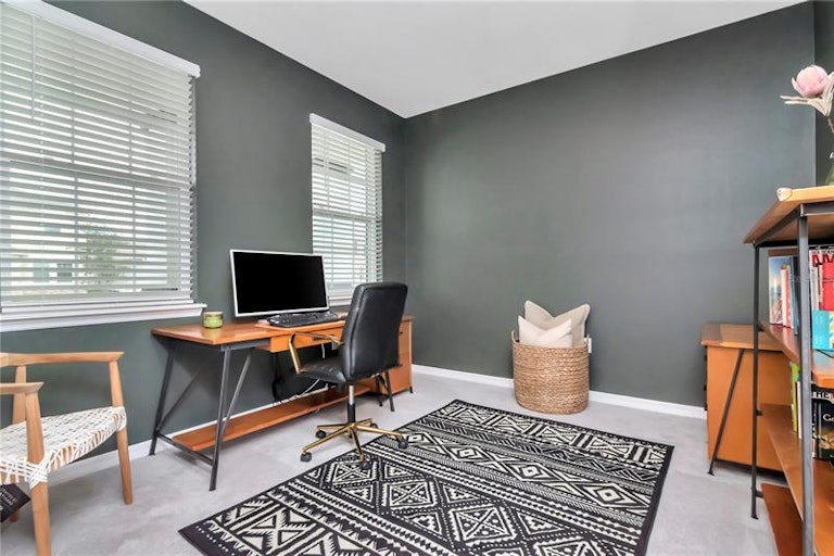 Photo 3 of 27 - 10918 Kidron Valley Ln, Tampa, FL 33625