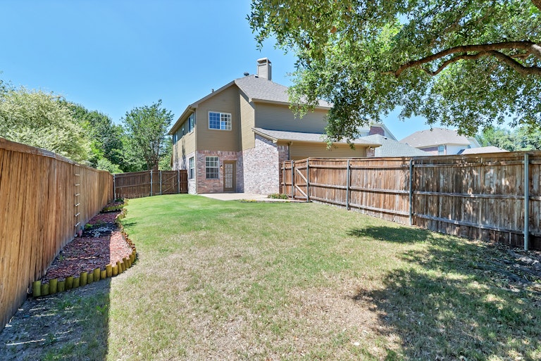 Photo 28 of 30 - 510 Truax Dr, Irving, TX 75063