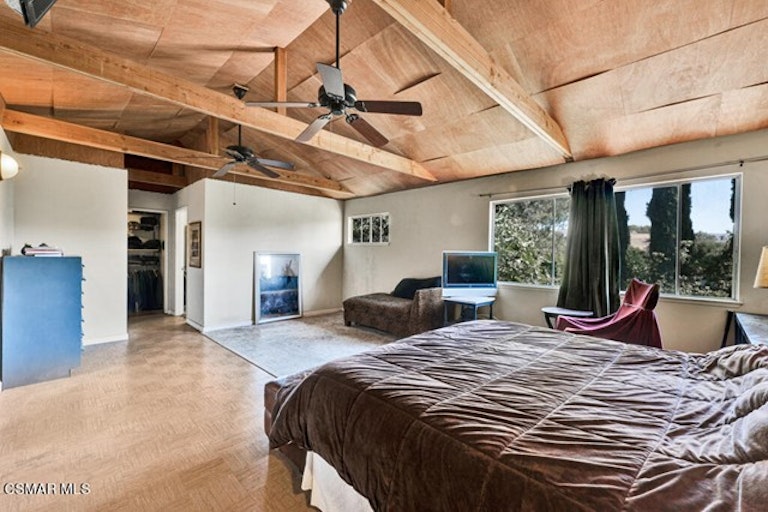 Photo 22 of 36 - 29301 Hillrise Dr, Agoura Hills, CA 91301