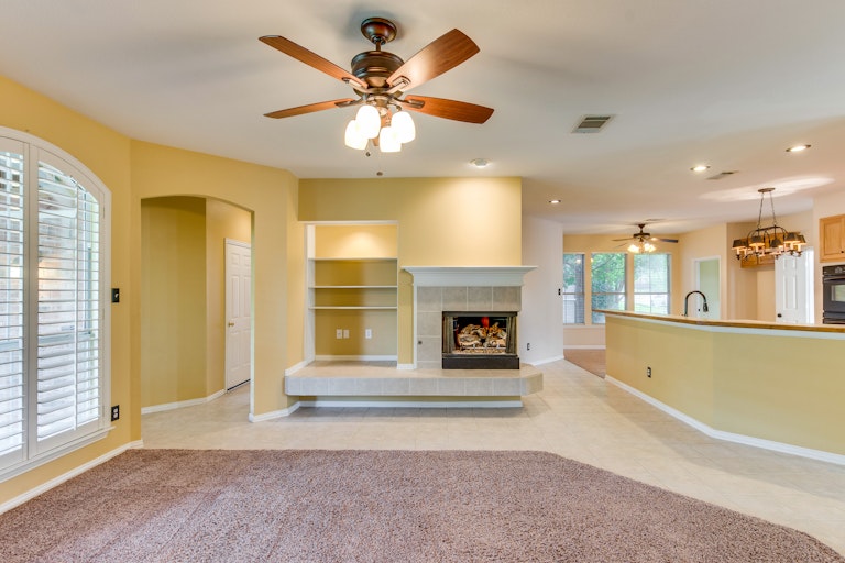 Photo 3 of 34 - 1422 Tascosa Ct, Allen, TX 75013