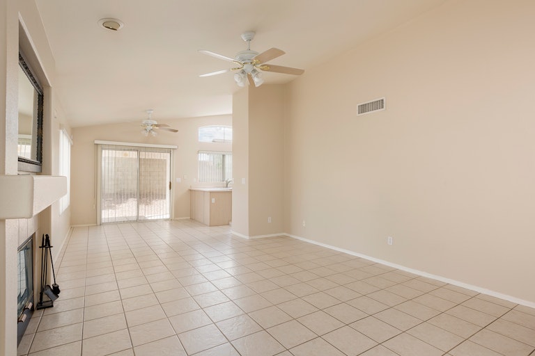 Photo 6 of 21 - 1315 E Helena Dr, Phoenix, AZ 85022